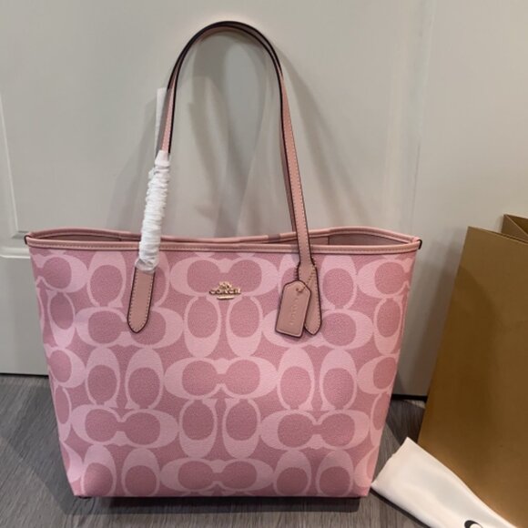 Coach Tote Bag - Picture 1 of 8